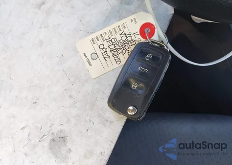 2014 Volkswagen Jetta 1.8T Se z USA, uszkodzony, nr VIN 3VWD17AJ9EM270912